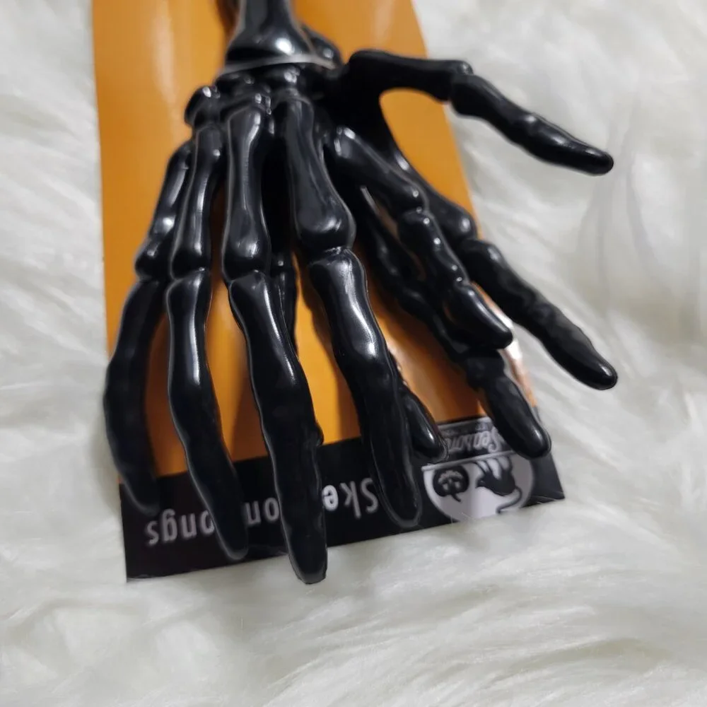 Skeleton Tongs Set